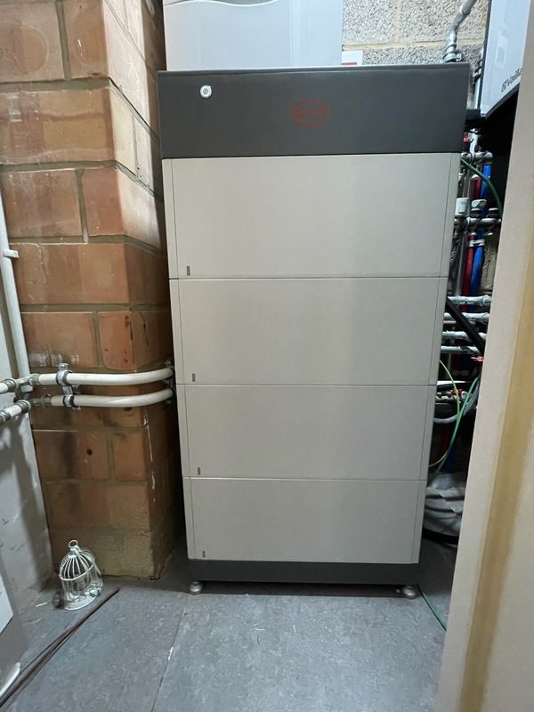 Batterie de stockage d’énergie installée dans un local technique