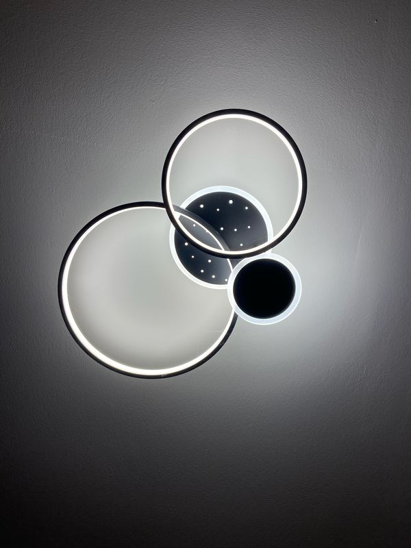 Luminaire design au plafond